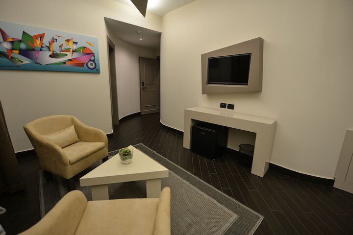 Room 5 of 36