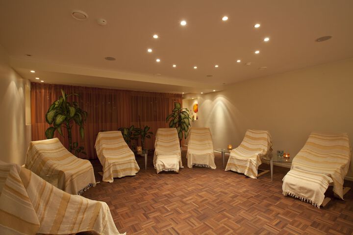 Spa 33 of 51