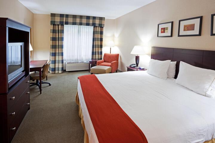1 King Bed (9 of 13)