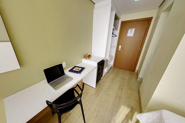 Room 22 of 60