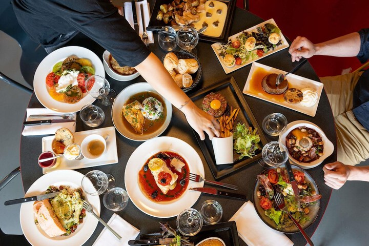 Dining 49 of 68