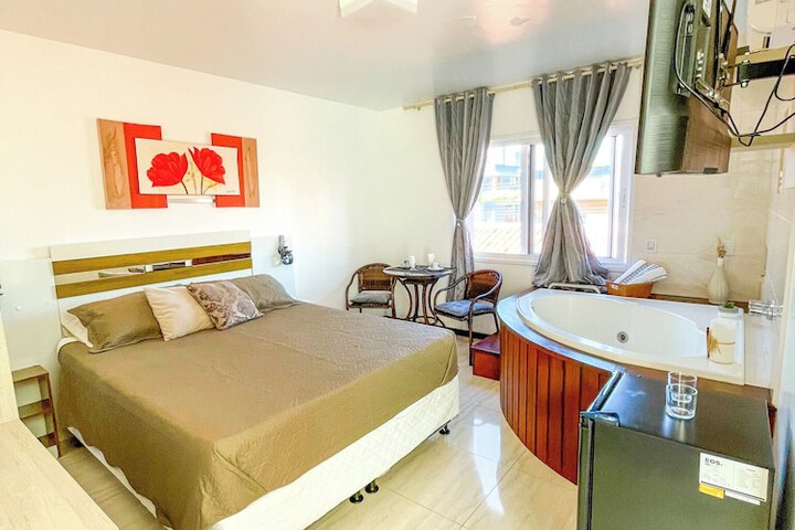 Room 6 of 25