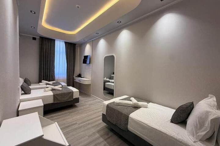 Room 14 of 37
