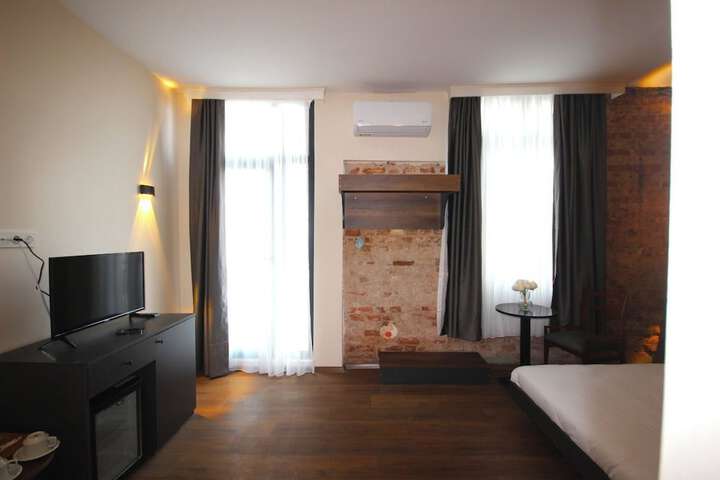 Room 84 of 204