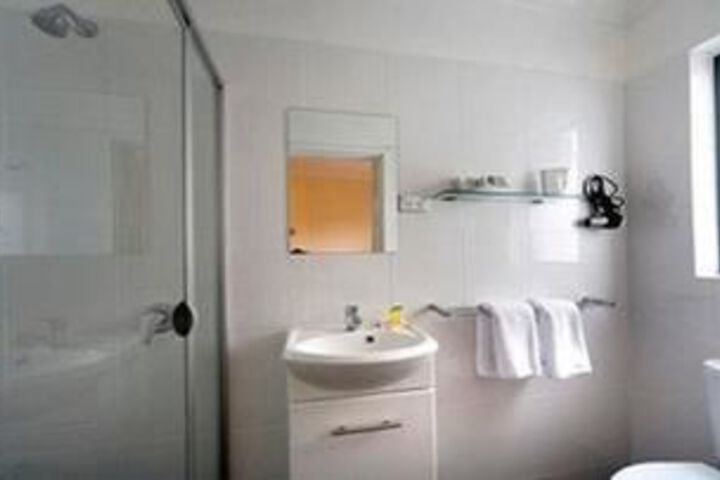 Room 2 of 36