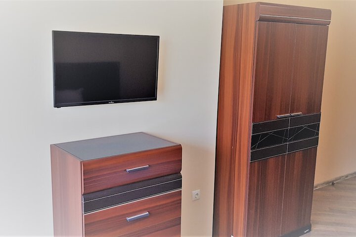 Room 6 of 62