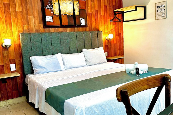 Room 5 of 29
