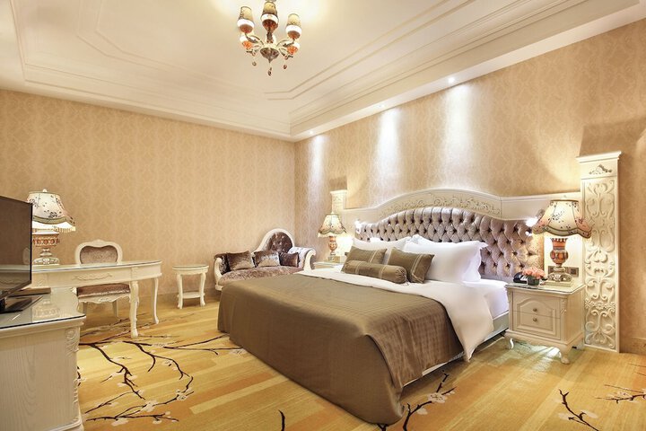 Room 17 of 71