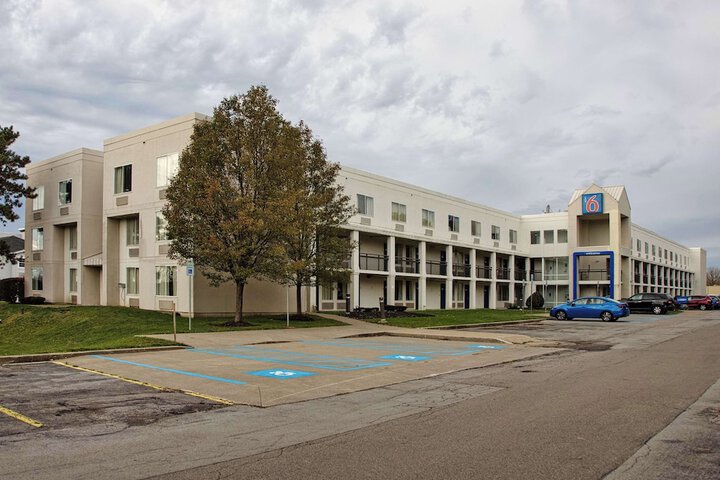 Hotel Entry