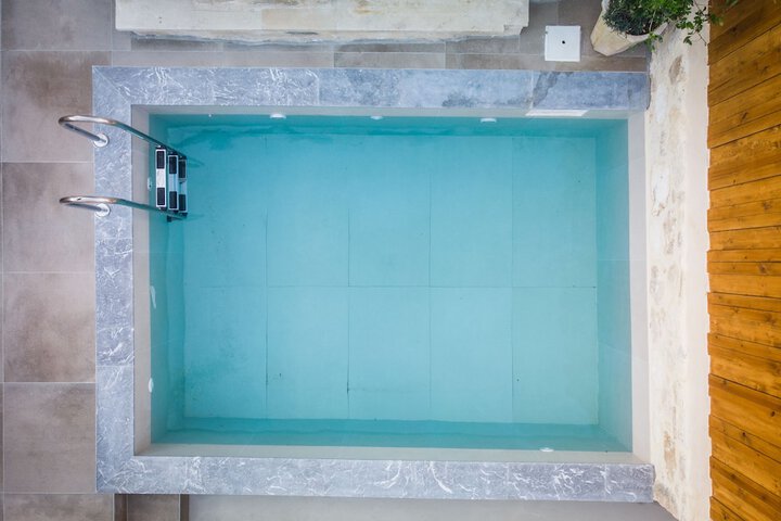 Pool 46 of 69