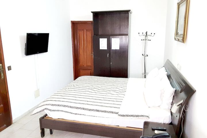 Room 19 of 130