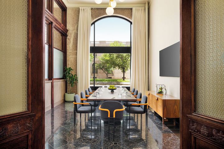Meeting facility