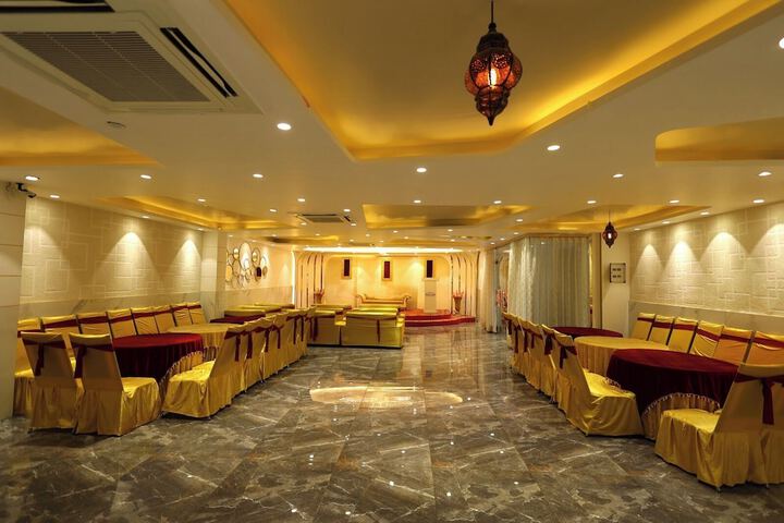Ballroom/Hall 51 of 54