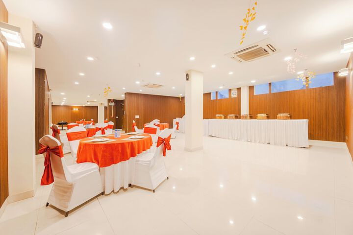 Ballroom/Hall 36 of 57