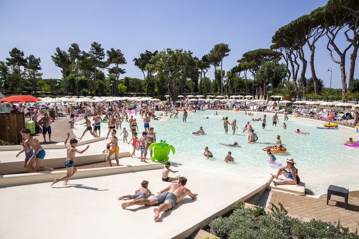 Pool Hotel