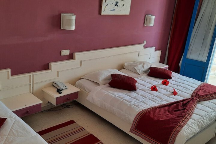Room 10 of 74