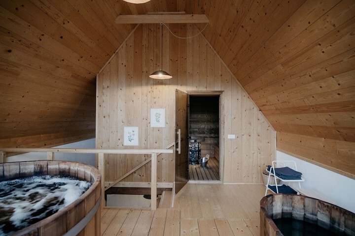 Room 35 of 61