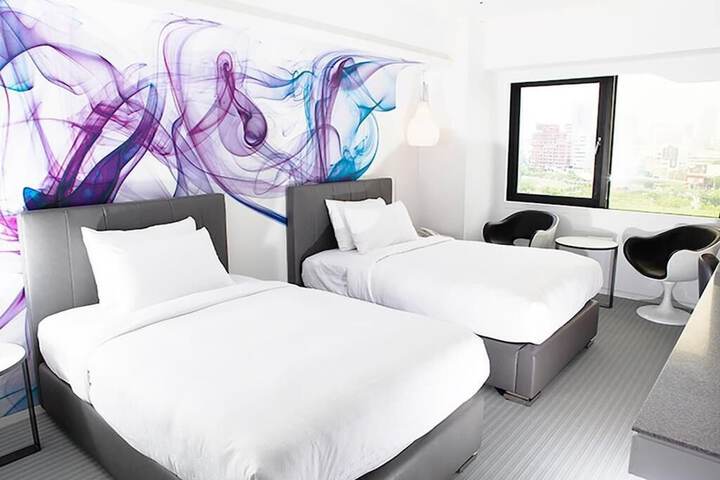 Room 9 of 21