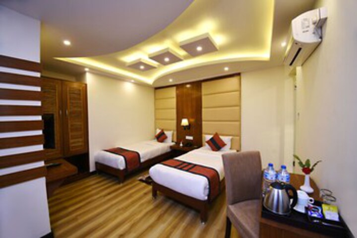 Room 52 of 339