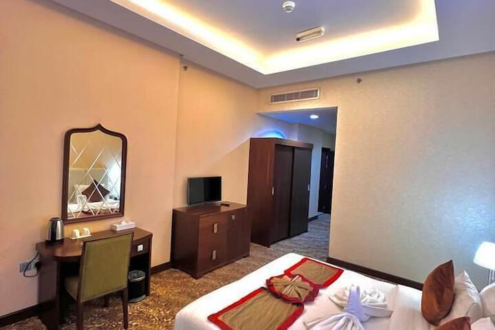 Room 18 of 32