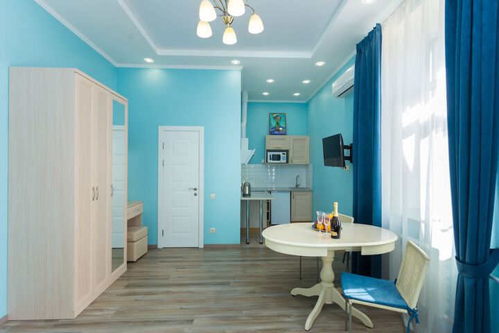 Room 27 of 62
