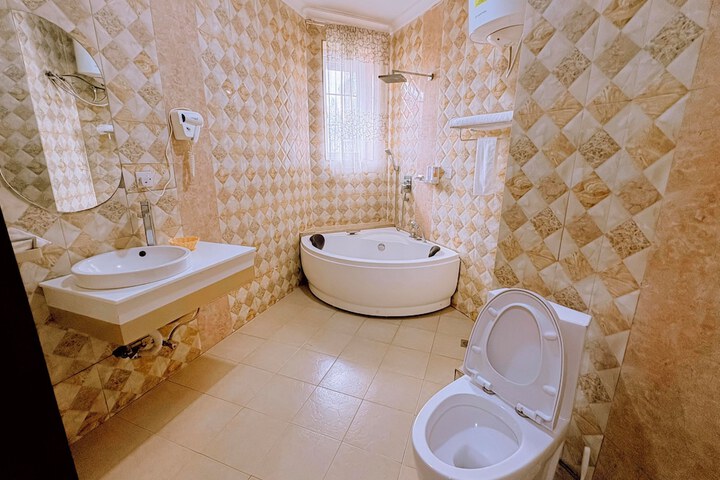 Room 21 of 35