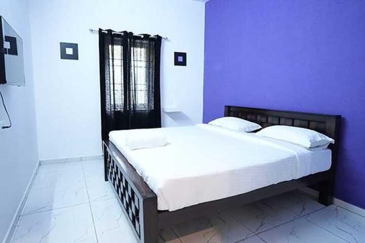 Room 12 of 22