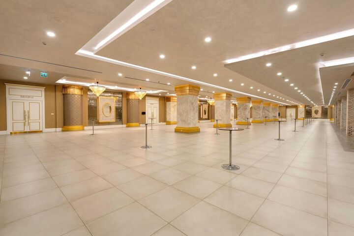 Business Center 153 of 171