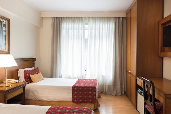 Room 15 of 34