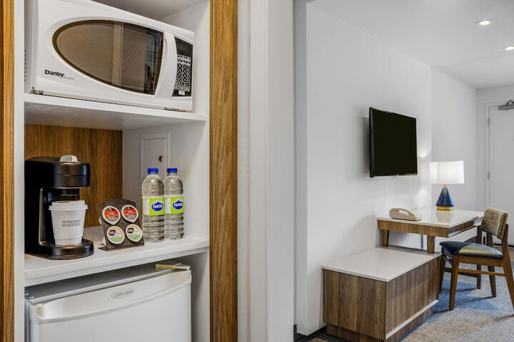 Room 46 of 108