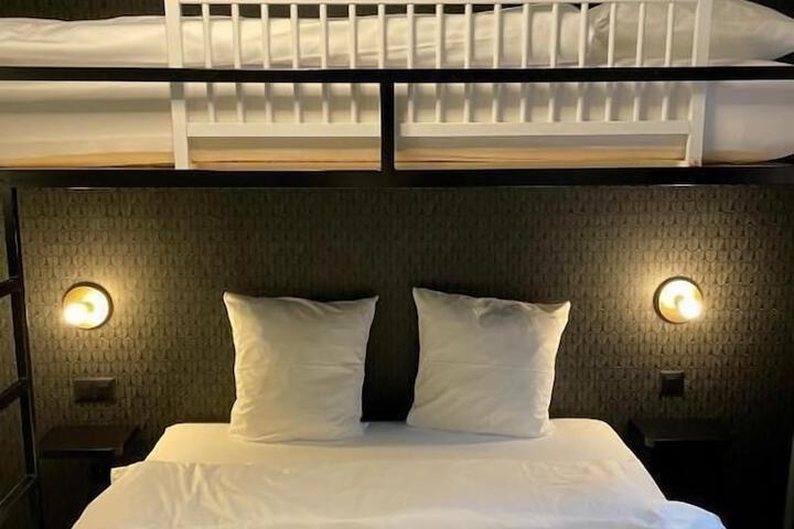 Room 5 of 49