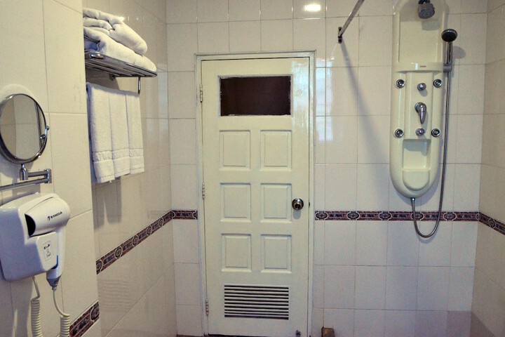 Room 19 of 46