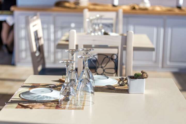Dining 56 of 63