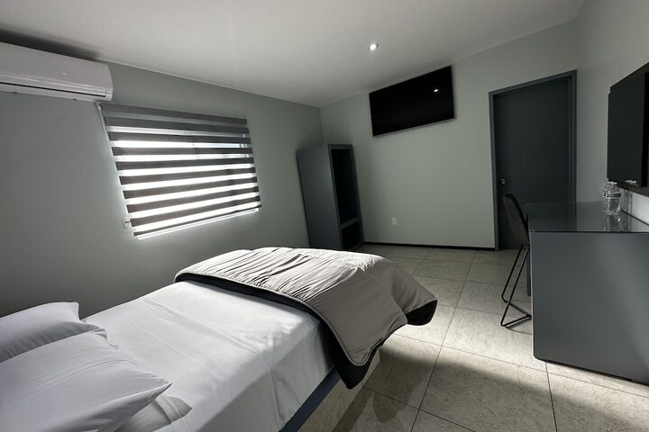 Room 3 of 43