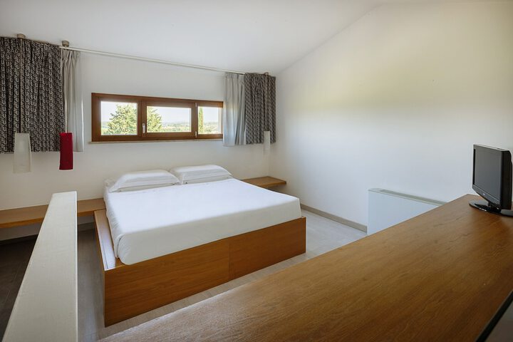 Room 18 of 44