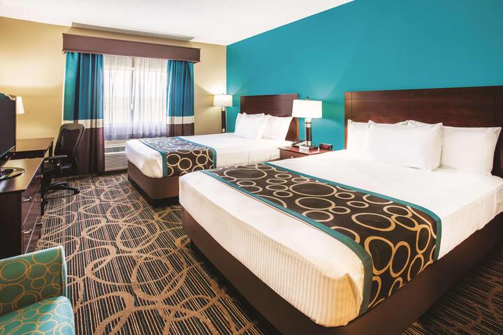 2 Queen Beds Accessible (9 of 11)