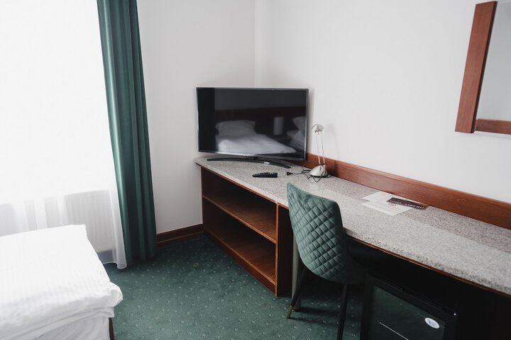 Room 6 of 24