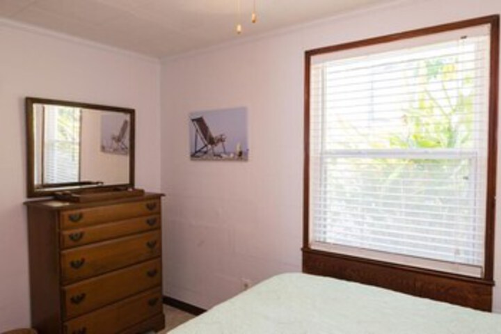 Room 13 of 23