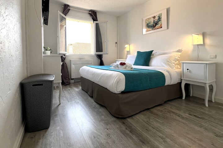 Room 28 of 47