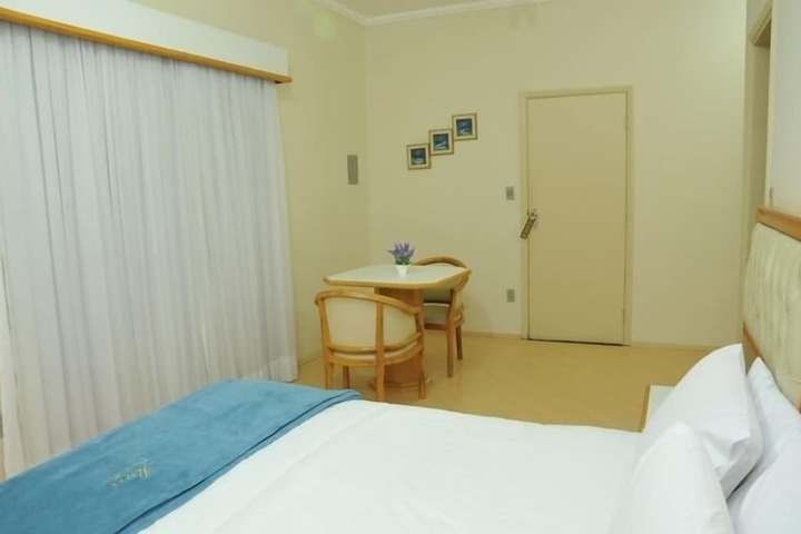 Room 10 of 60