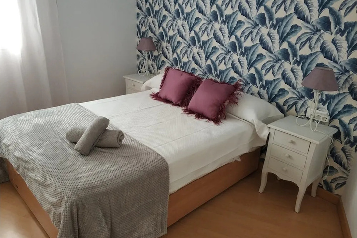 Room 2 of 10