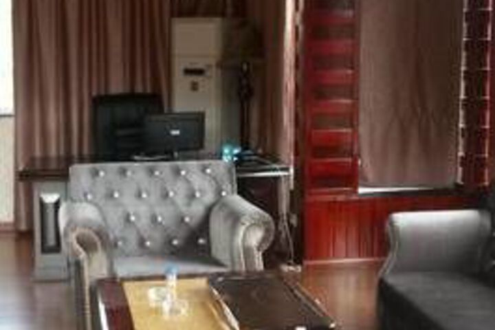 Room 6 of 36