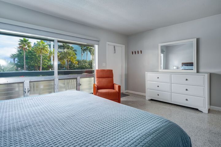 Studio Suite King Bed Kitchen (16 of 21)