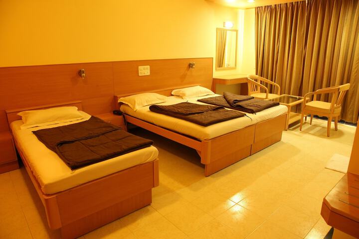 Room 13 of 42