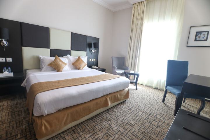 Room 8 of 39