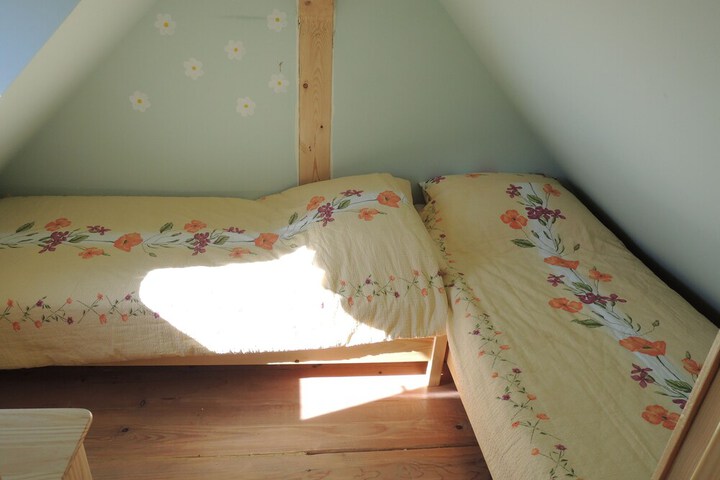 Room 2 of 16