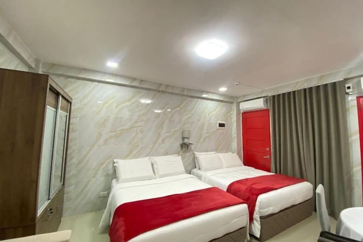 Room 3 of 37
