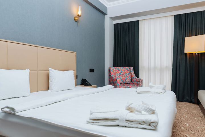 Room 13 of 173