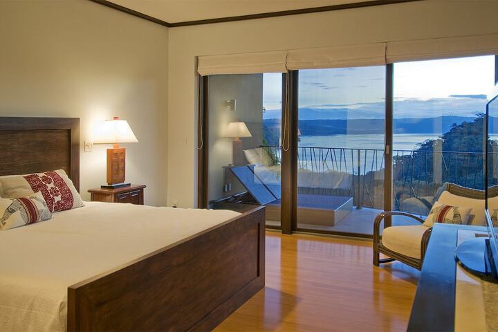 Room 3 of 111