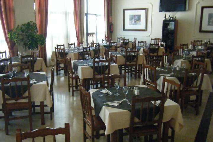 Dining 21 of 42